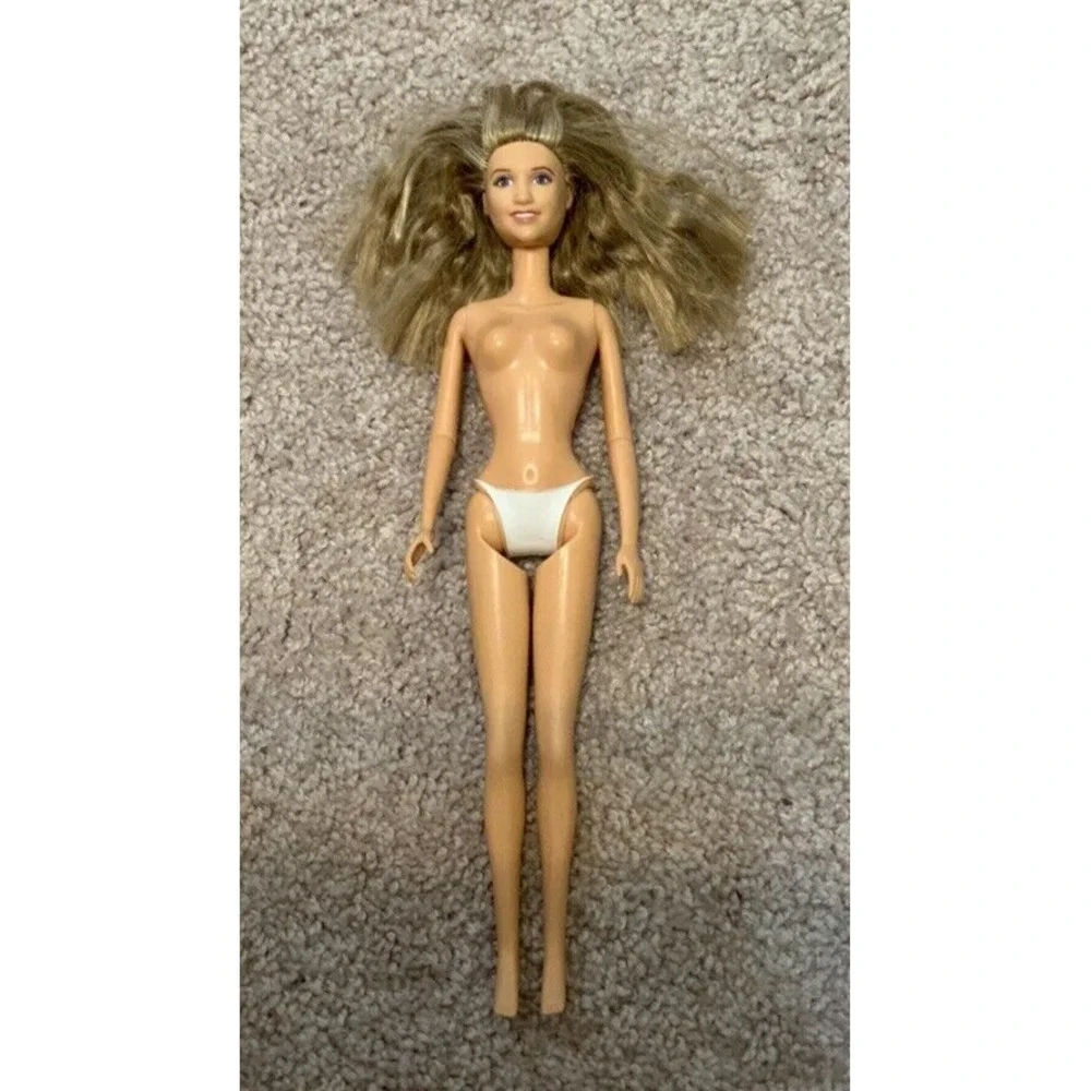 Nude 2007PA Light Brown Crimped Hair 11
